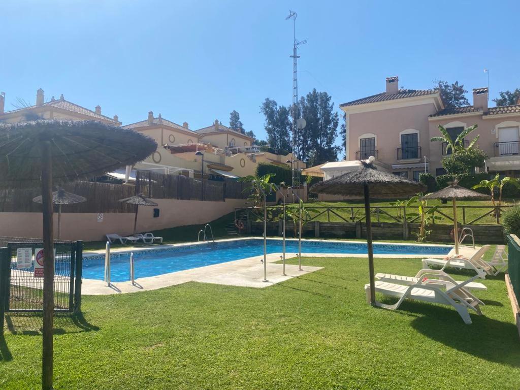 Villa Dulce Algarve Golf And Beach Islantilla Eksteriør billede